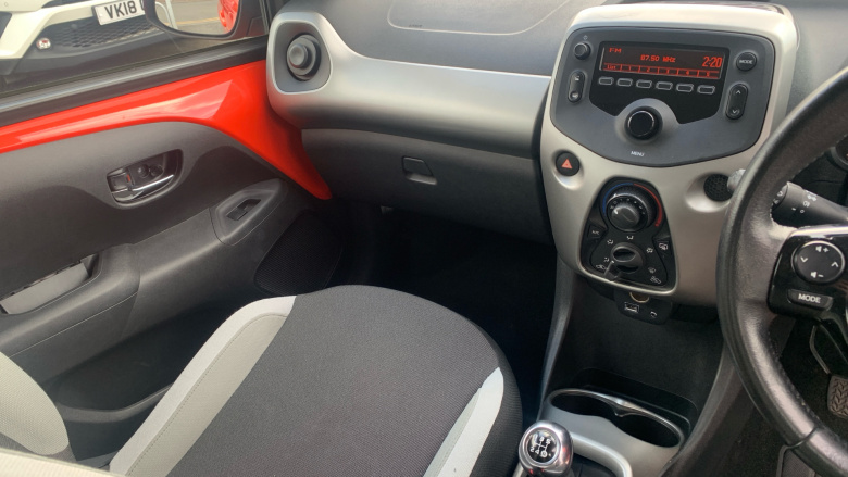 Toyota Aygo 1.0 VVT-i X-Play 5dr Petrol Hatchback